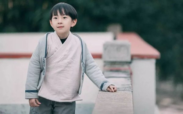 线上配资电话 再穷也要主动给子女这3样东西，这才叫远见