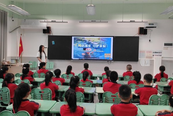 长沙股票配资平台 收获硕果 安全启航——毓秀路小学散学典礼圆满举行